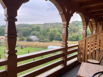 Фото номера Двухместный номер с 1 кроватью и балконом Отель Podina Resort г. Ungureni 3